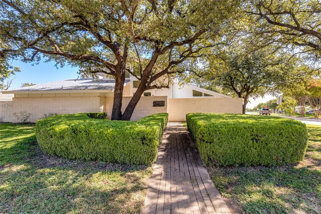 2401 Fairview Drive