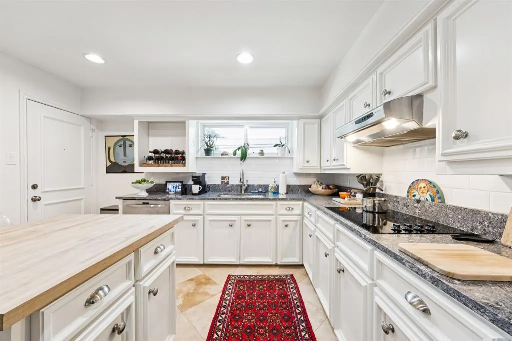 6227 Bandera Avenue, #D