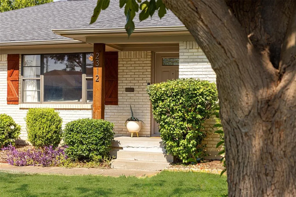 2312 Wildoak Drive