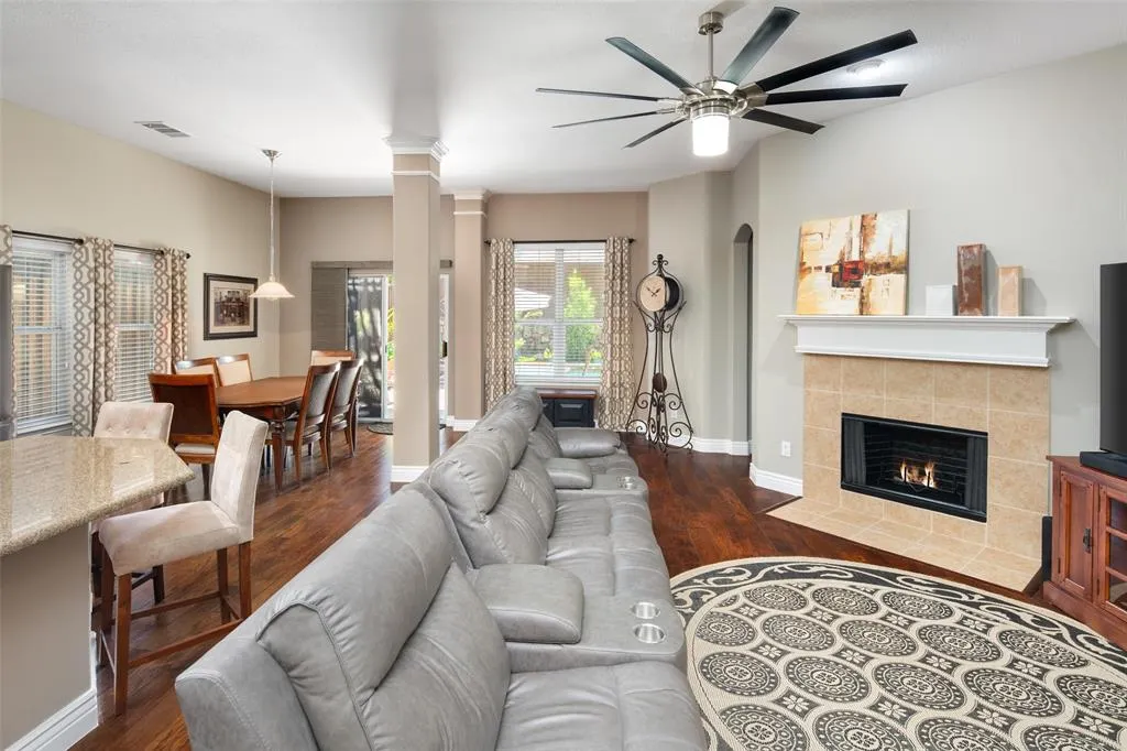 2809 Glendale Way