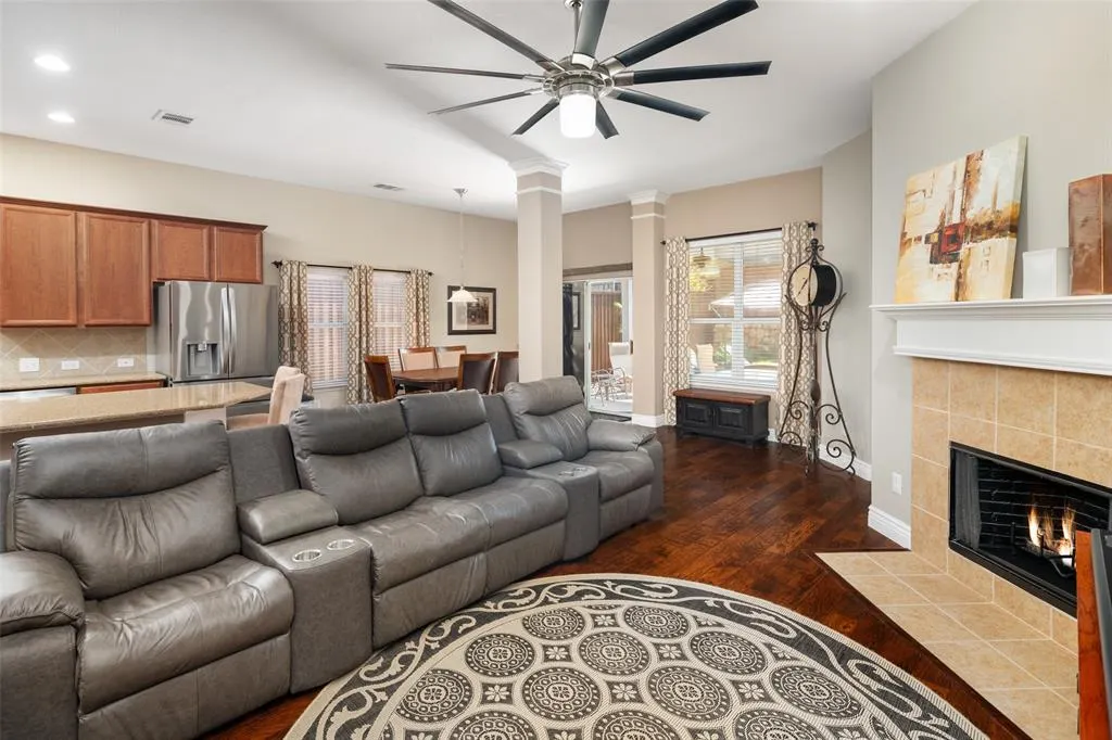 2809 Glendale Way
