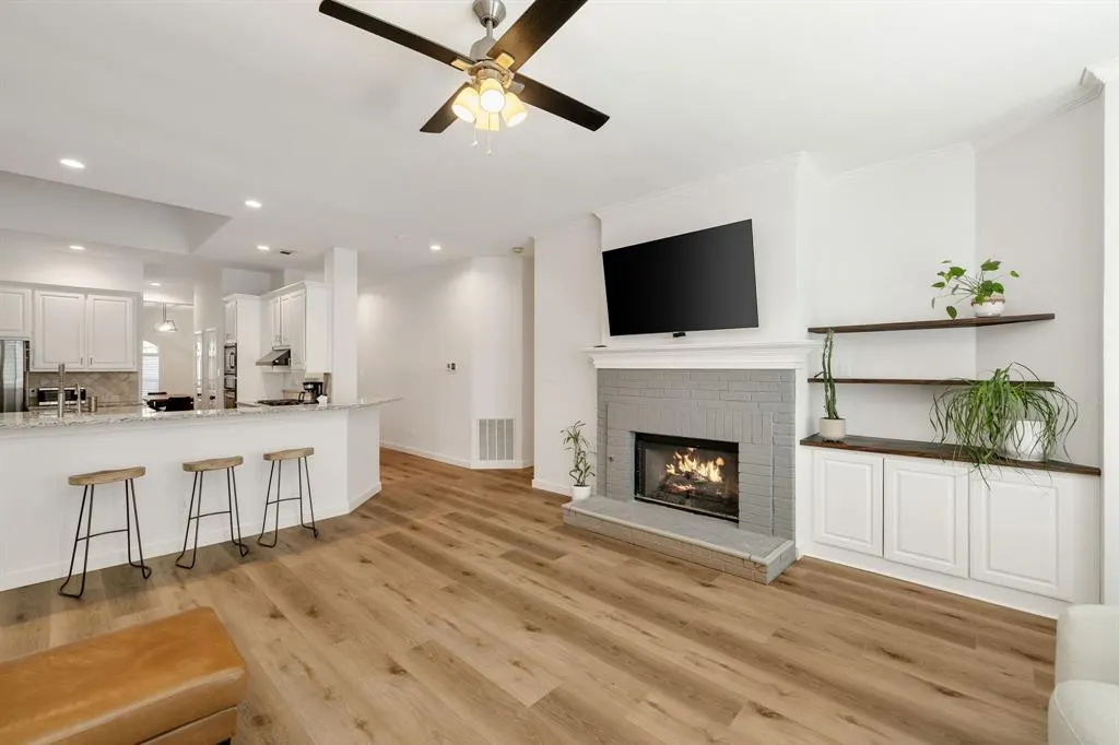 624 Mossycup Oak Drive