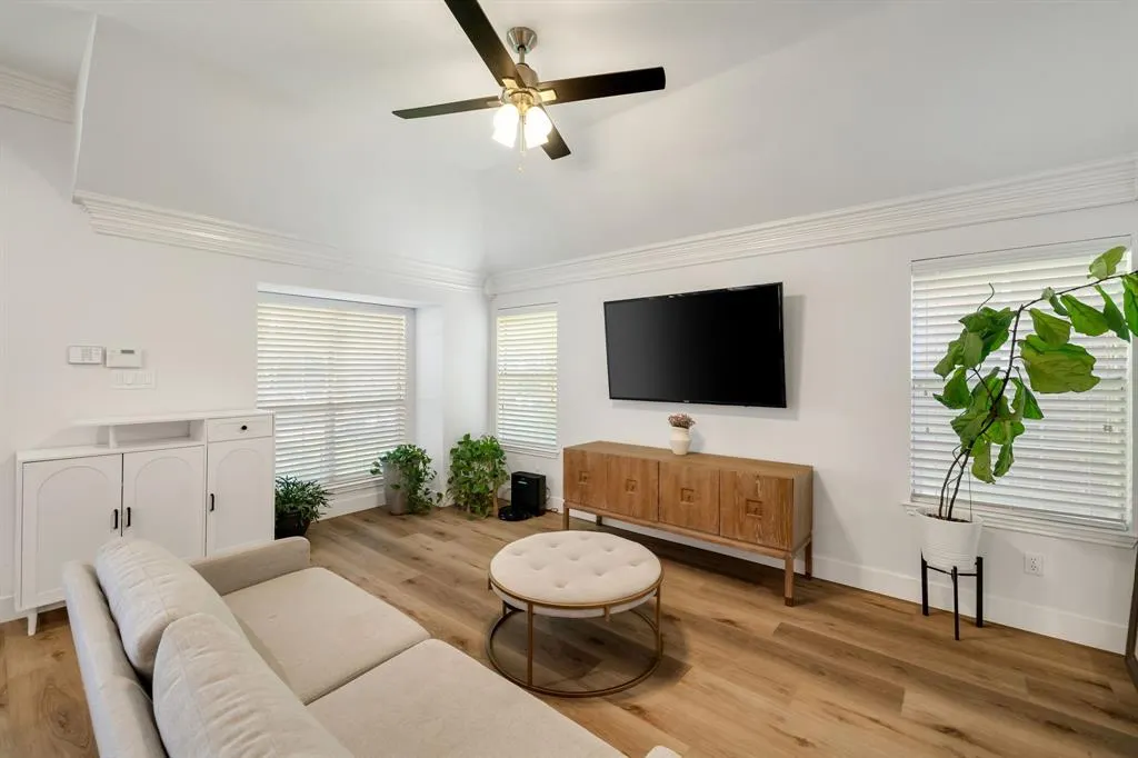 624 Mossycup Oak Drive