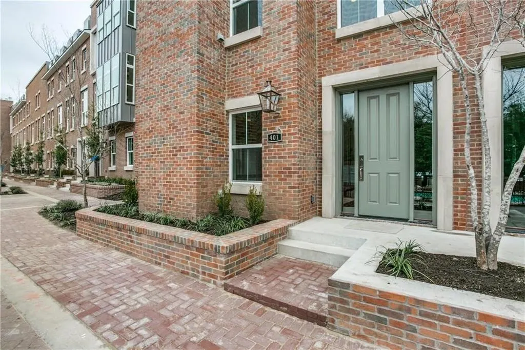 7700 Eastern Avenue, #401