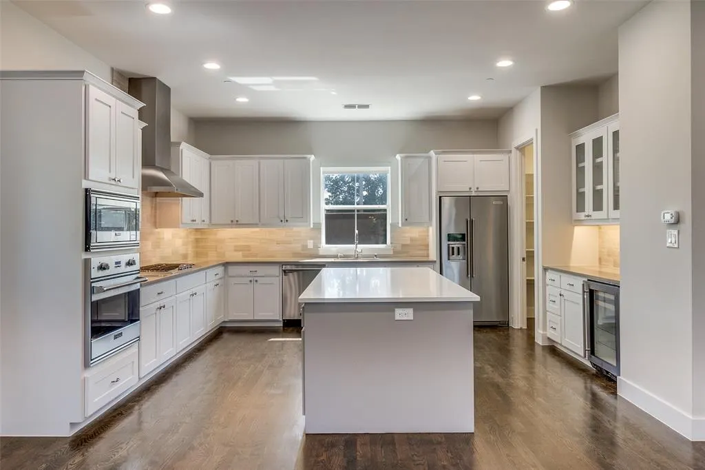 7700 Eastern Avenue, #401