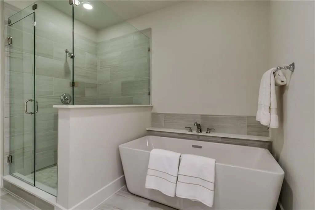 7700 Eastern Avenue, #401