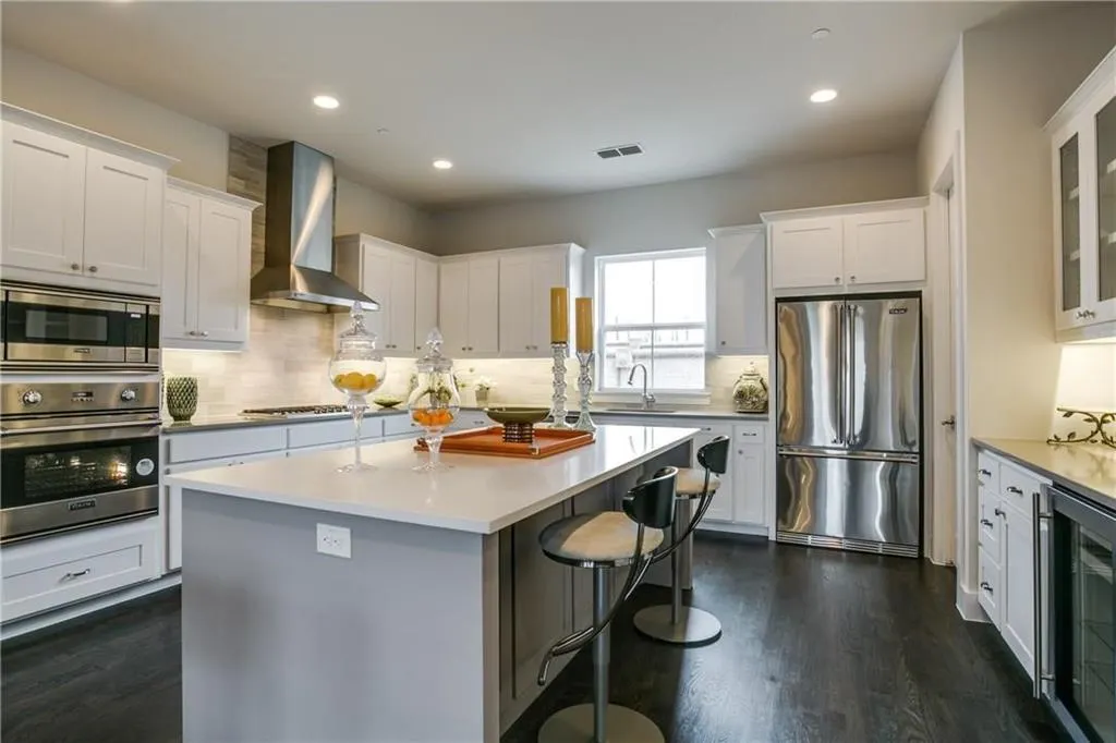 7700 Eastern Avenue, #401