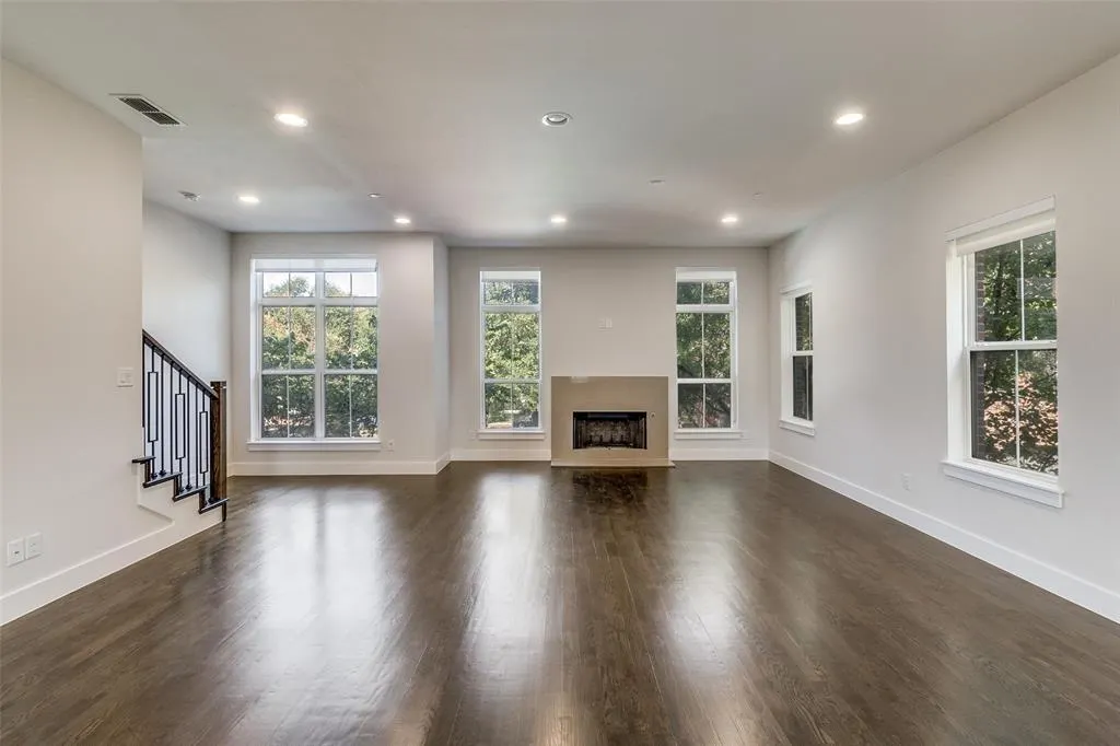 7700 Eastern Avenue, #401