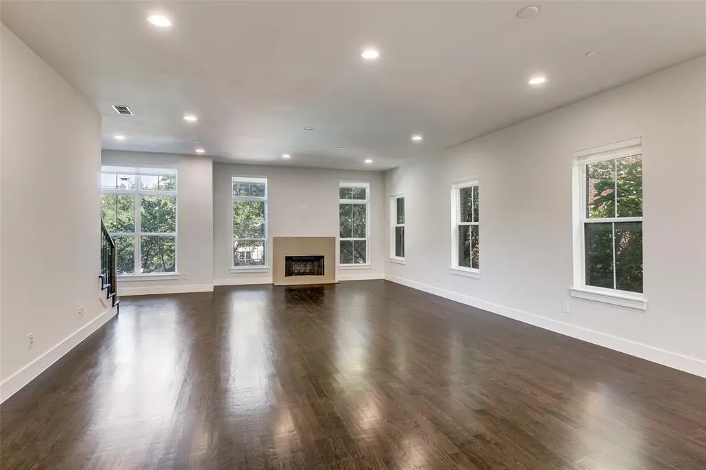 7700 Eastern Avenue, #401
