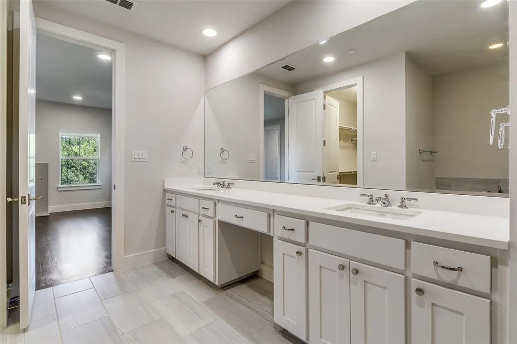 7700 Eastern Avenue, #401