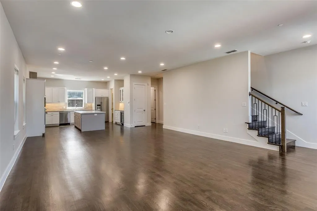 7700 Eastern Avenue, #401