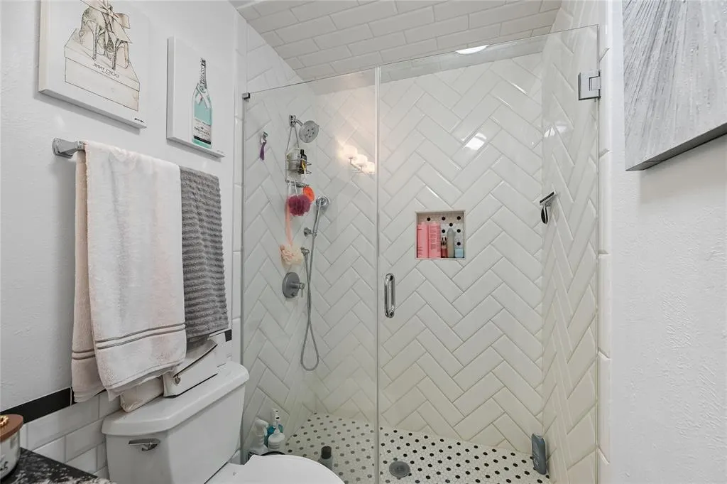 5927 E University Boulevard, #221
