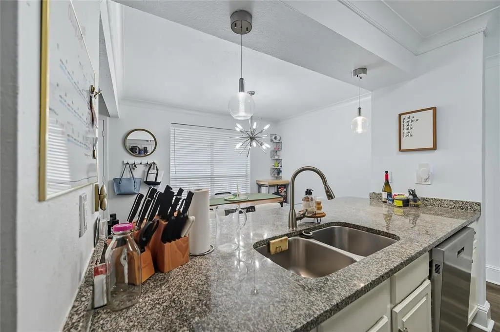 5927 E University Boulevard, #221