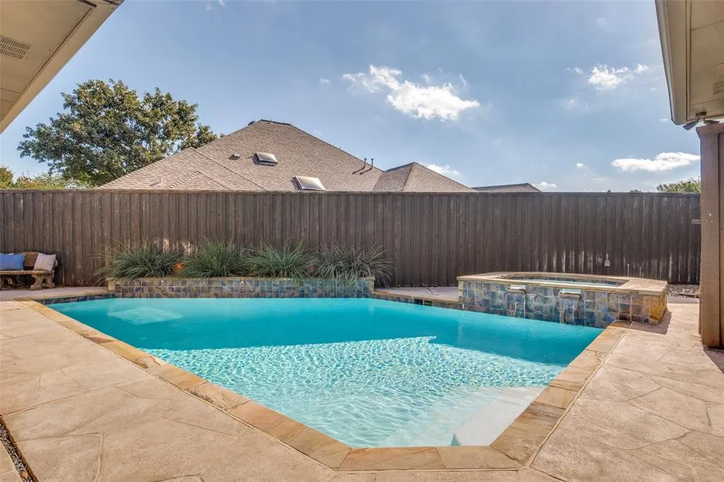 2700 Ithaca Court