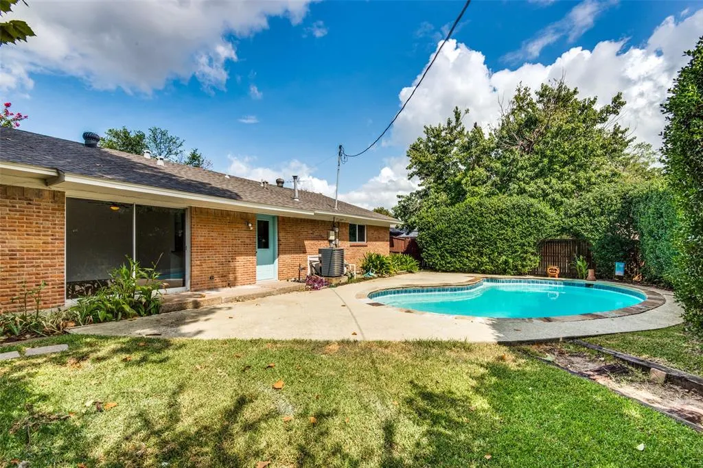 525 Salem Drive