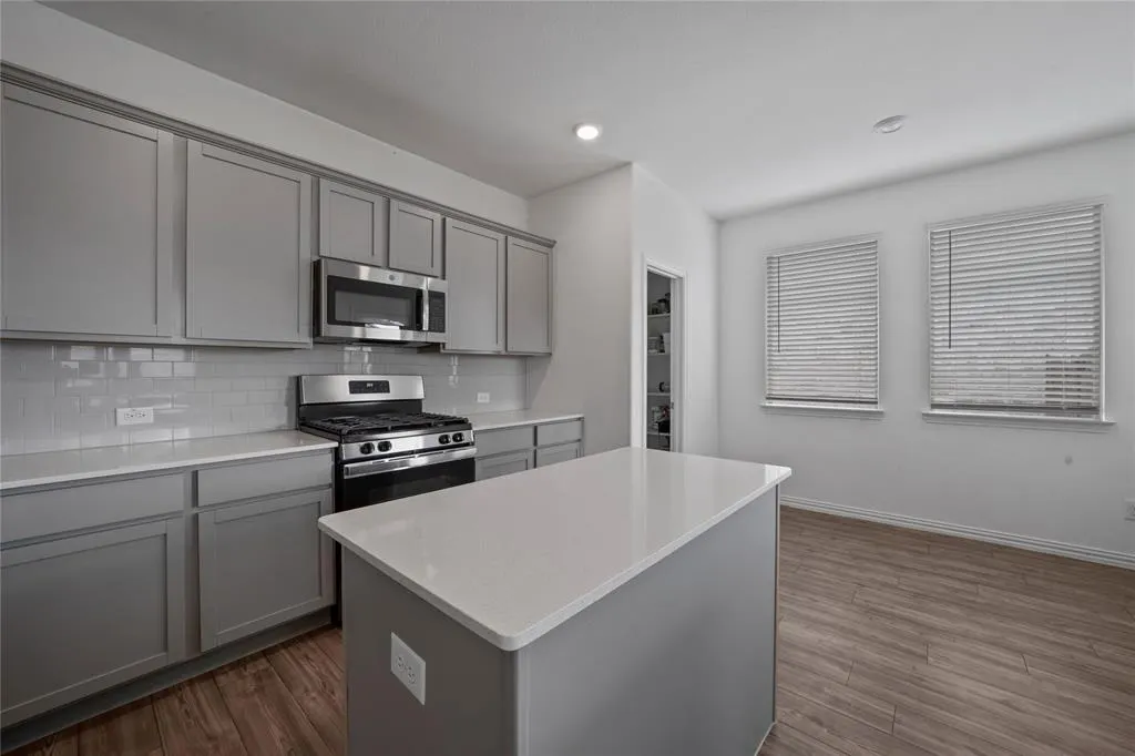 7109 Dandelion Road