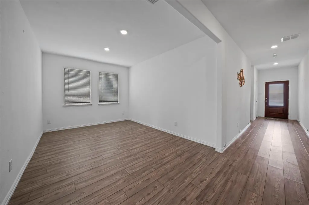 7109 Dandelion Road