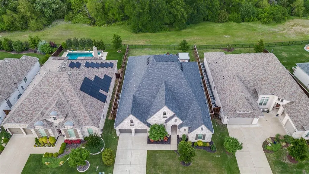 8620 Autumn Lake Trail