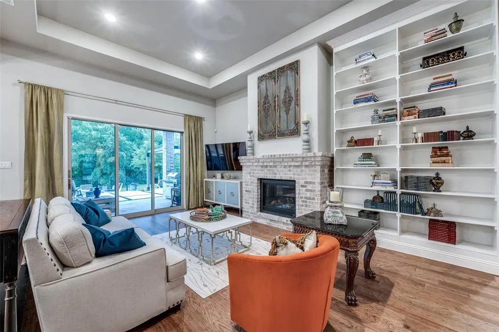 8620 Autumn Lake Trail