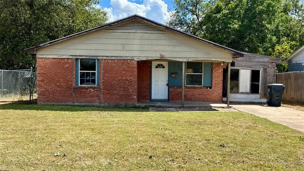 906 Cleardale Drive