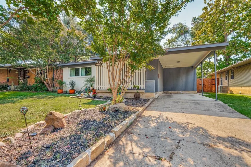 2728 Sunset Avenue