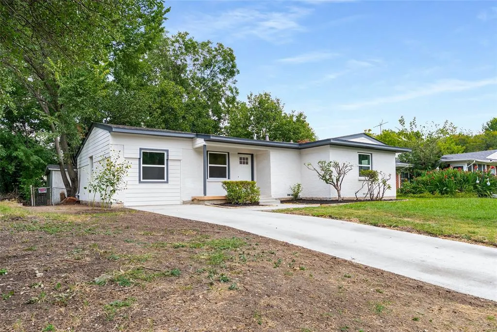 2609 Fenwick Drive
