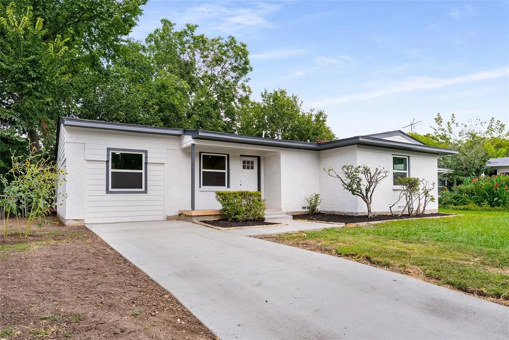 2609 Fenwick Drive