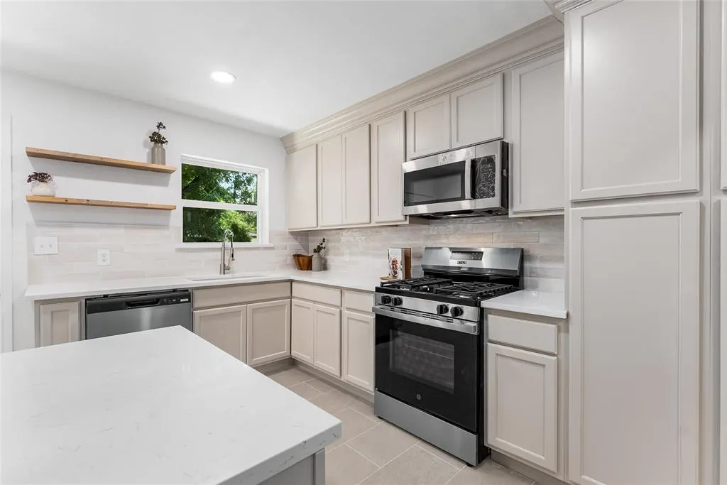 2609 Fenwick Drive