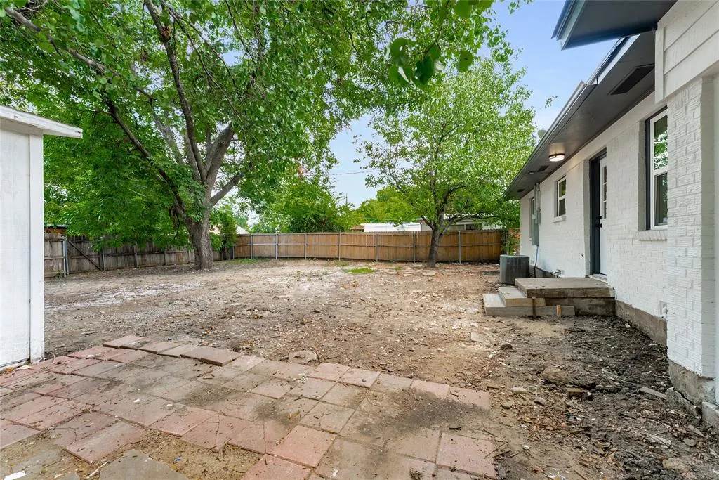 2609 Fenwick Drive