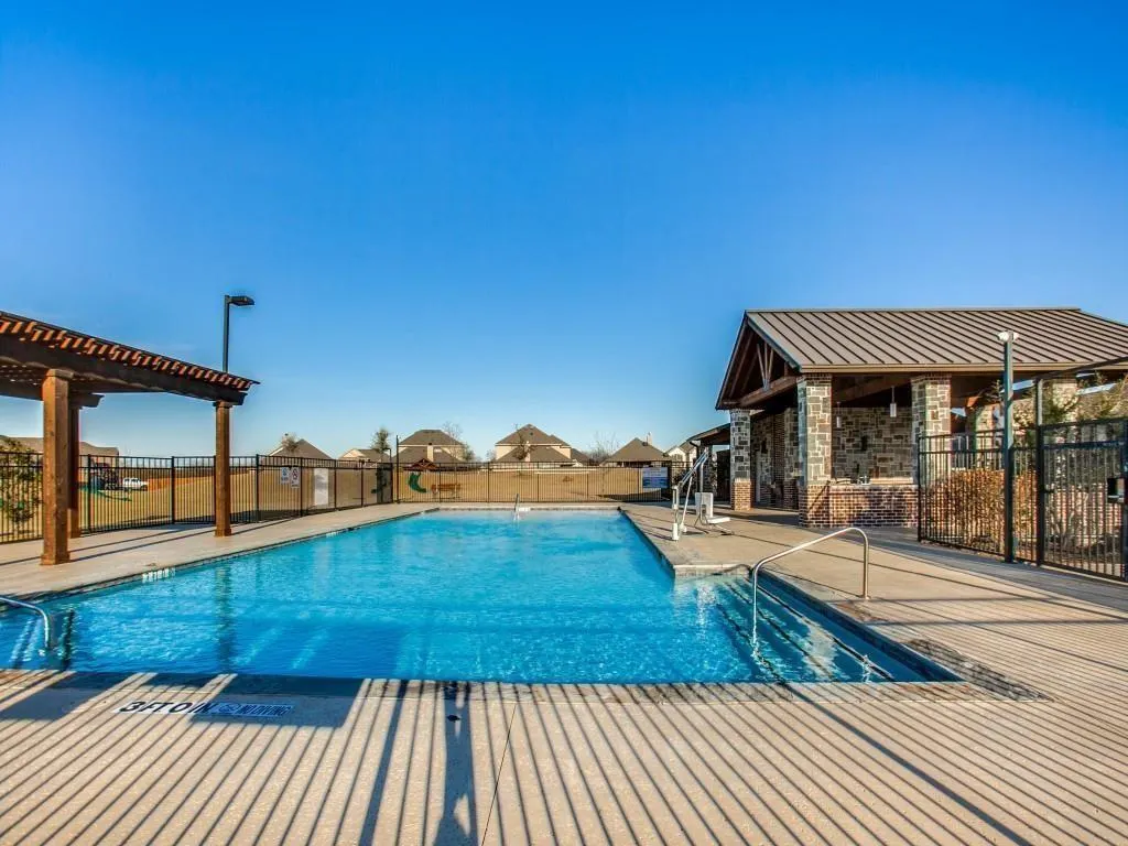5001 Bluewater Drive