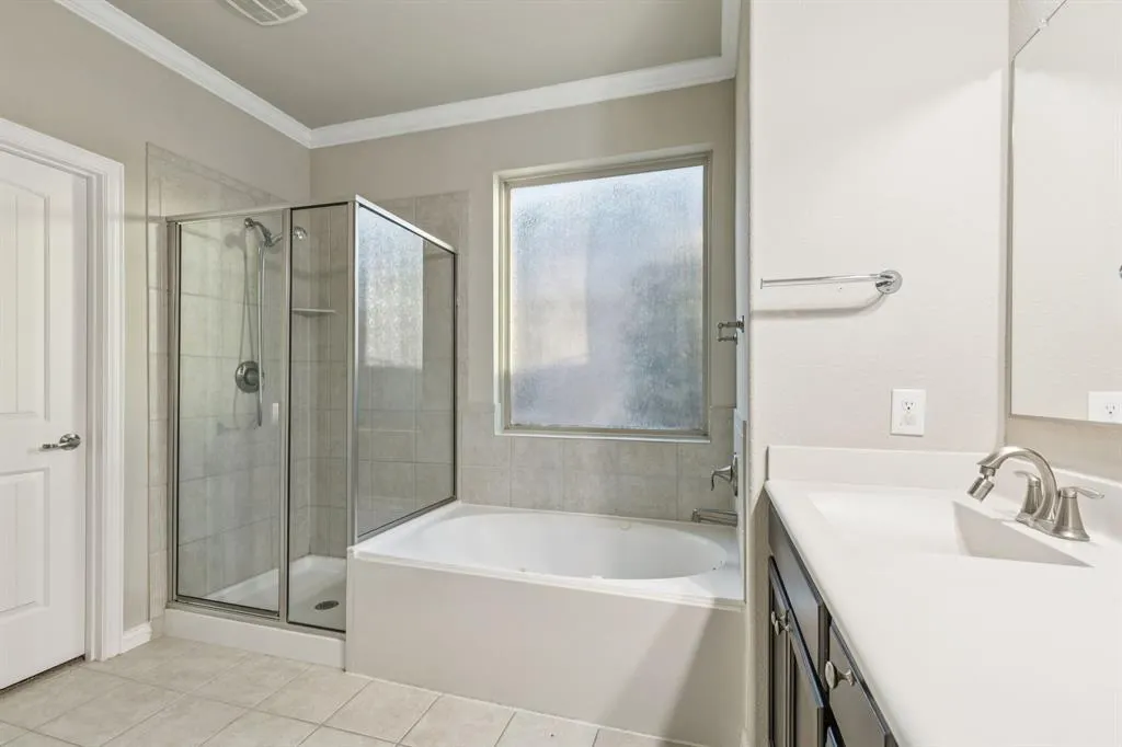 5001 Bluewater Drive