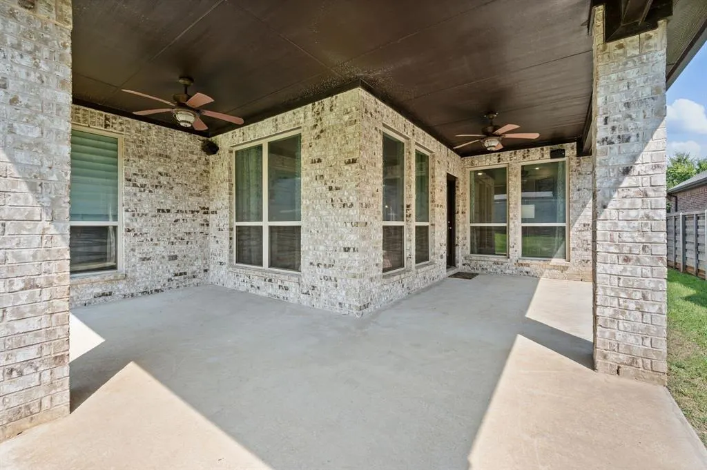 708 Parkland Drive