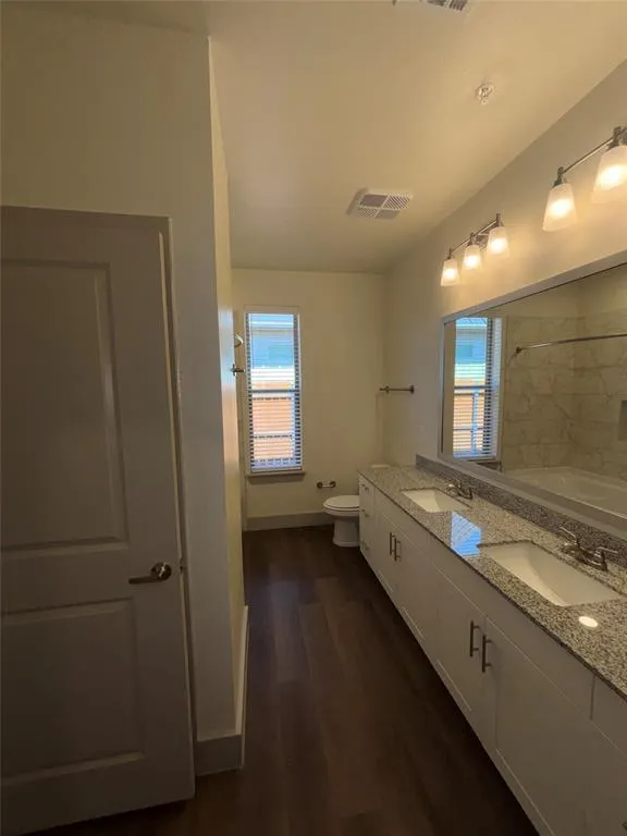 300 Lucas Lane, #114