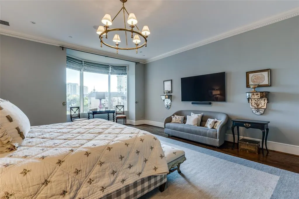 3505 Turtle Creek Boulevard, #4C
