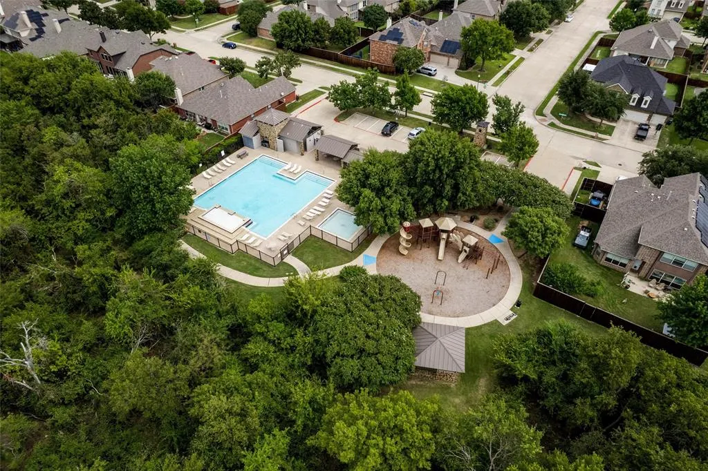 2612 Nocona Way