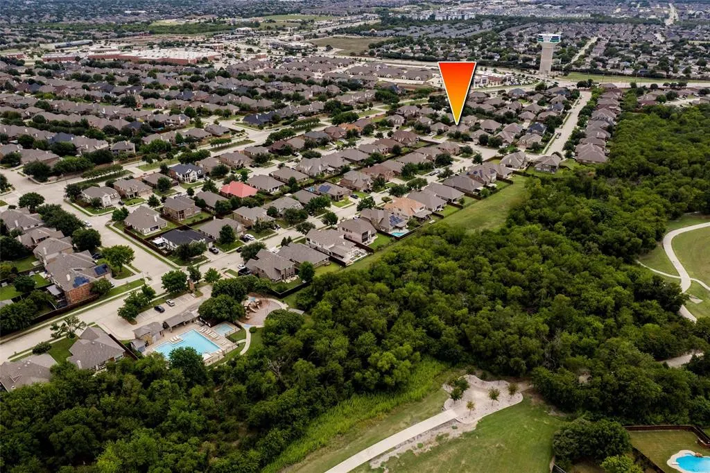 2612 Nocona Way