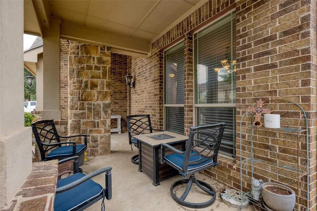 2612 Nocona Way