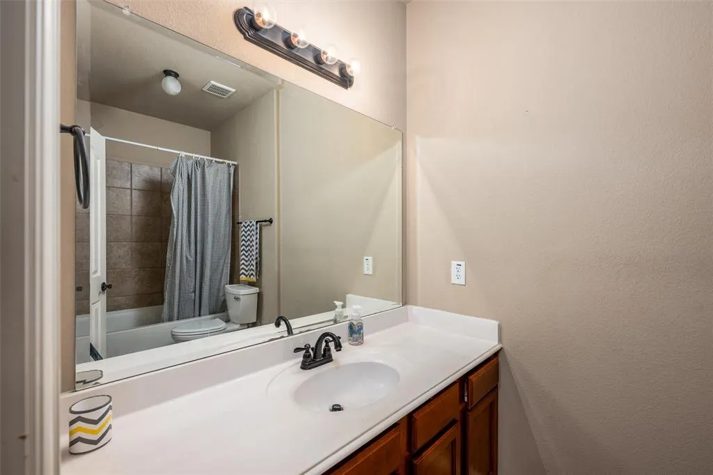 2612 Nocona Way