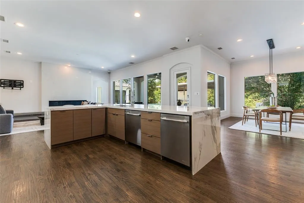 8647 Wingate Drive
