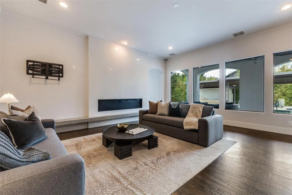 8647 Wingate Drive
