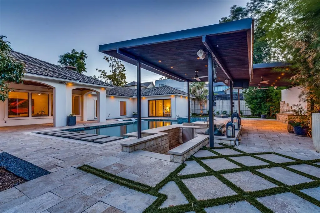 8647 Wingate Drive