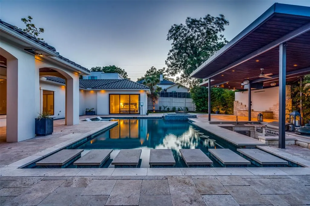 8647 Wingate Drive