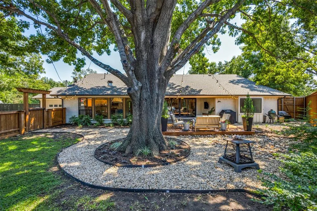 205 Westpark Drive N