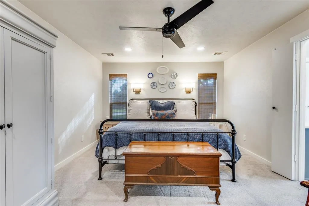 205 Westpark Drive N