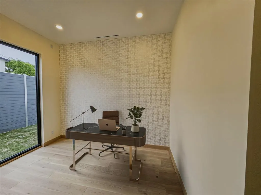 6218 Walnut Hill Lane