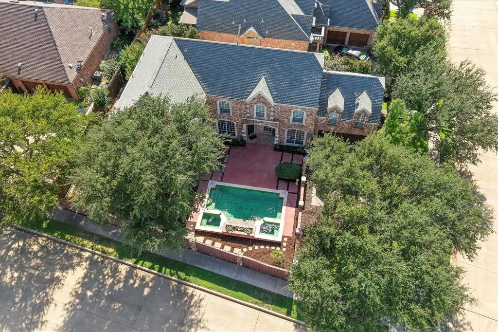 4683 Venetian Way