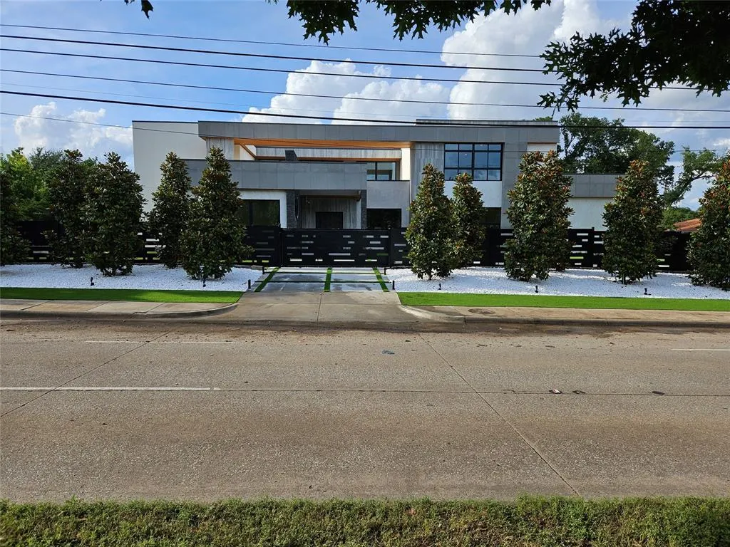 4625 Walnut Hill Lane