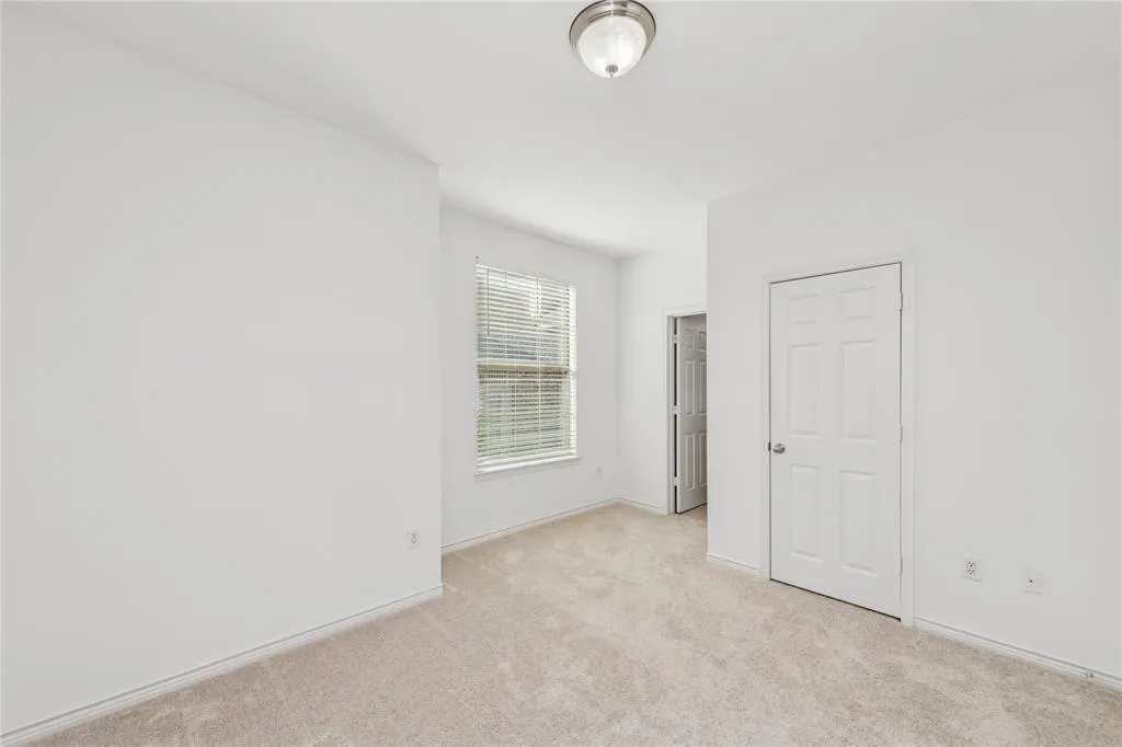 2115 Grove Park Lane