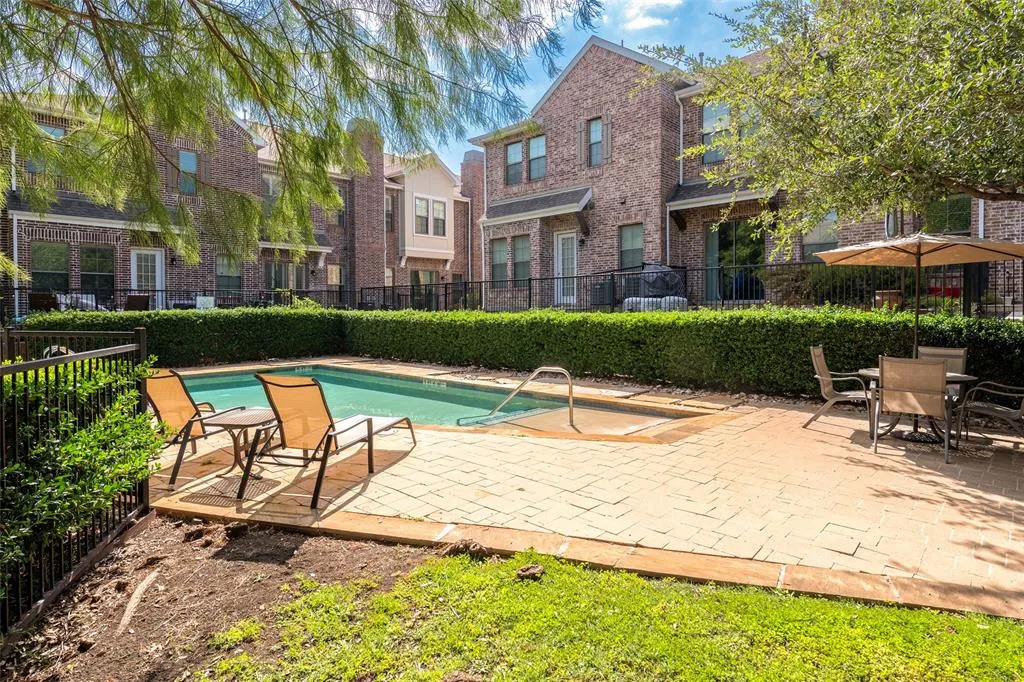 2115 Grove Park Lane