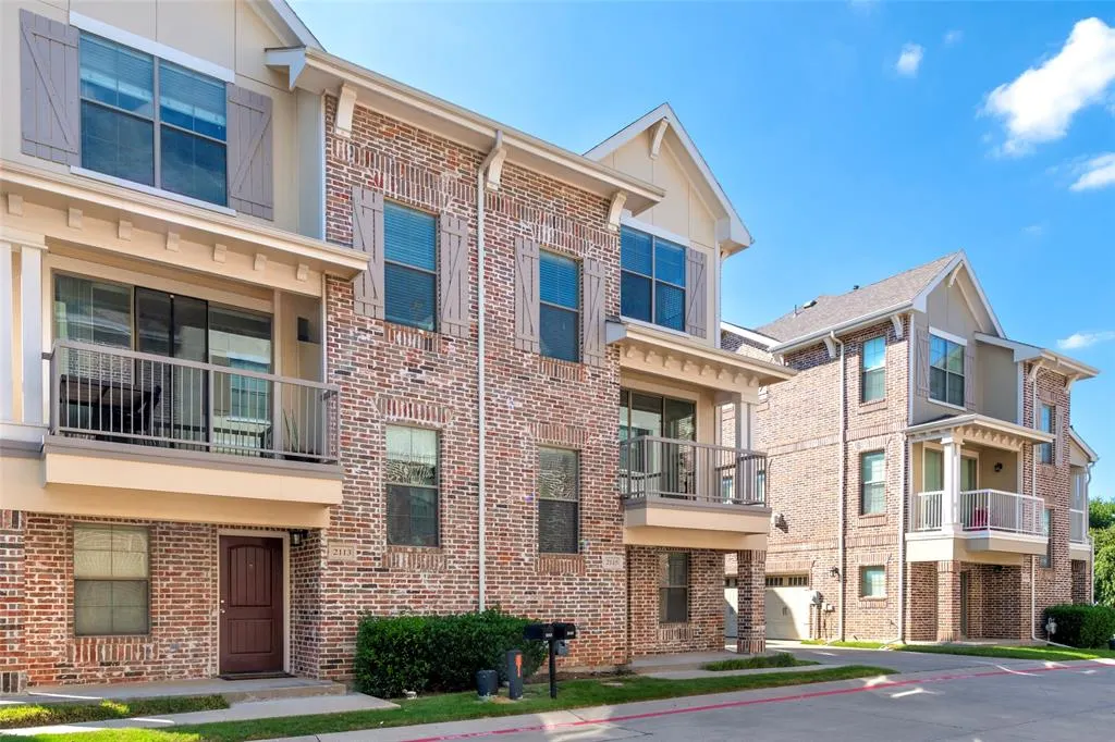 2115 Grove Park Lane